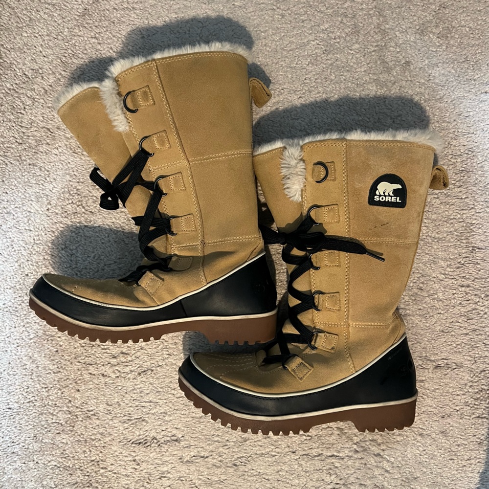 Sorel boots - Size 8